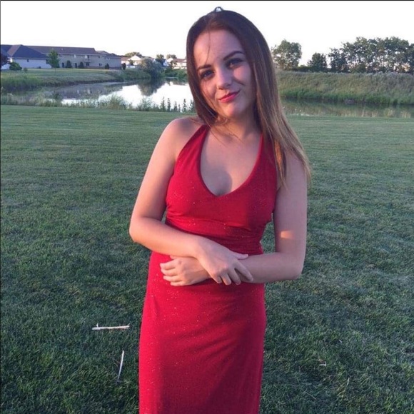 Meet your Posher, Briannafashion0 - Picture 3 of 3